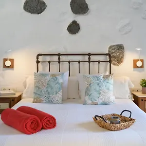La Casa Del Medianero , Mácher Spanje